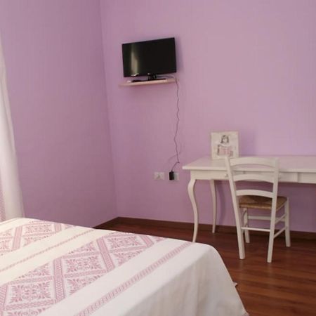 Guest House Le Gemelle Luras Dış mekan fotoğraf