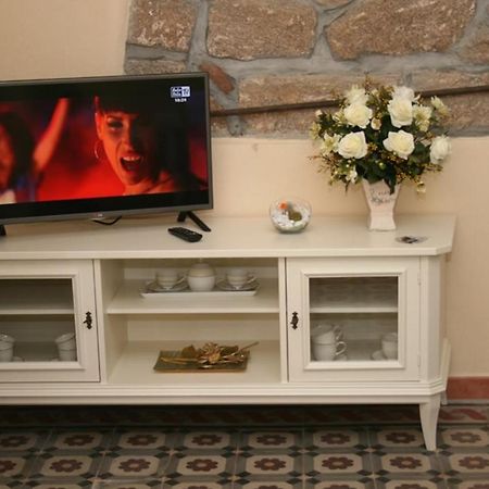 Guest House Le Gemelle Luras Dış mekan fotoğraf
