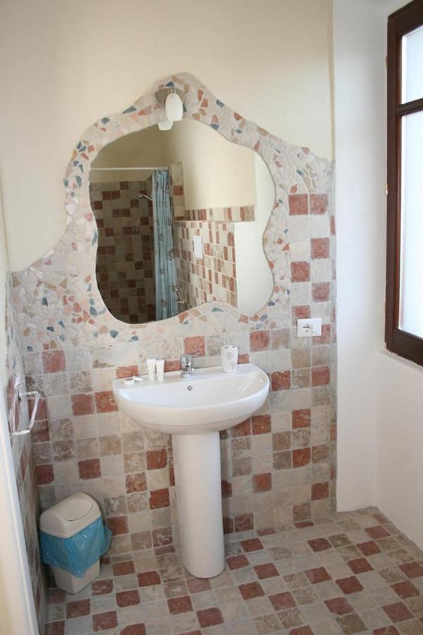 Guest House Le Gemelle Luras Dış mekan fotoğraf