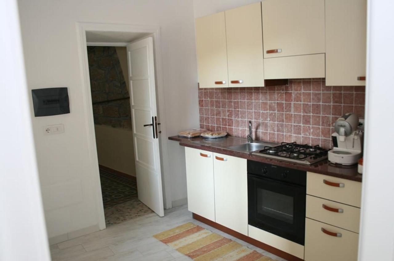 Guest House Le Gemelle Luras Dış mekan fotoğraf