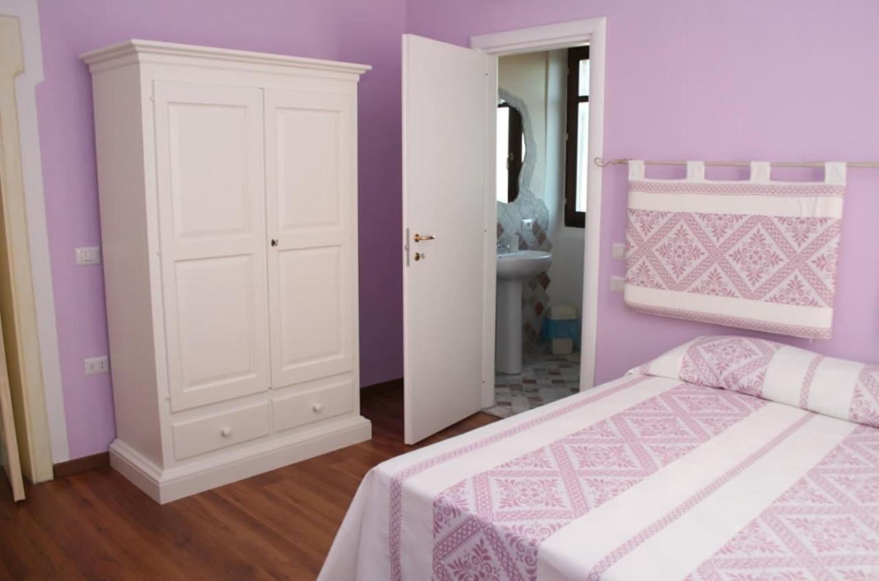 Guest House Le Gemelle Luras Dış mekan fotoğraf