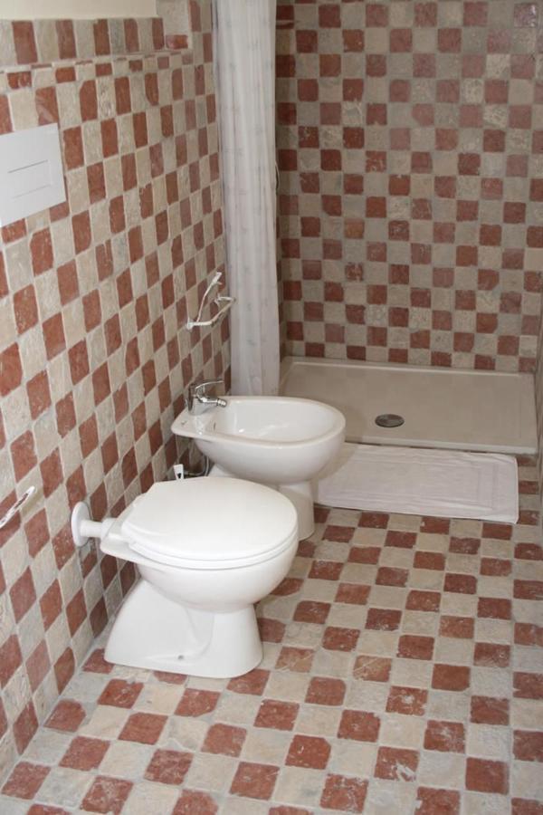Guest House Le Gemelle Luras Dış mekan fotoğraf