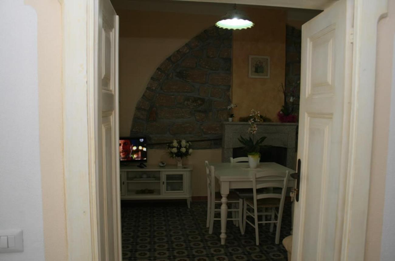Guest House Le Gemelle Luras Dış mekan fotoğraf