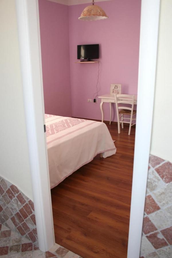 Guest House Le Gemelle Luras Dış mekan fotoğraf