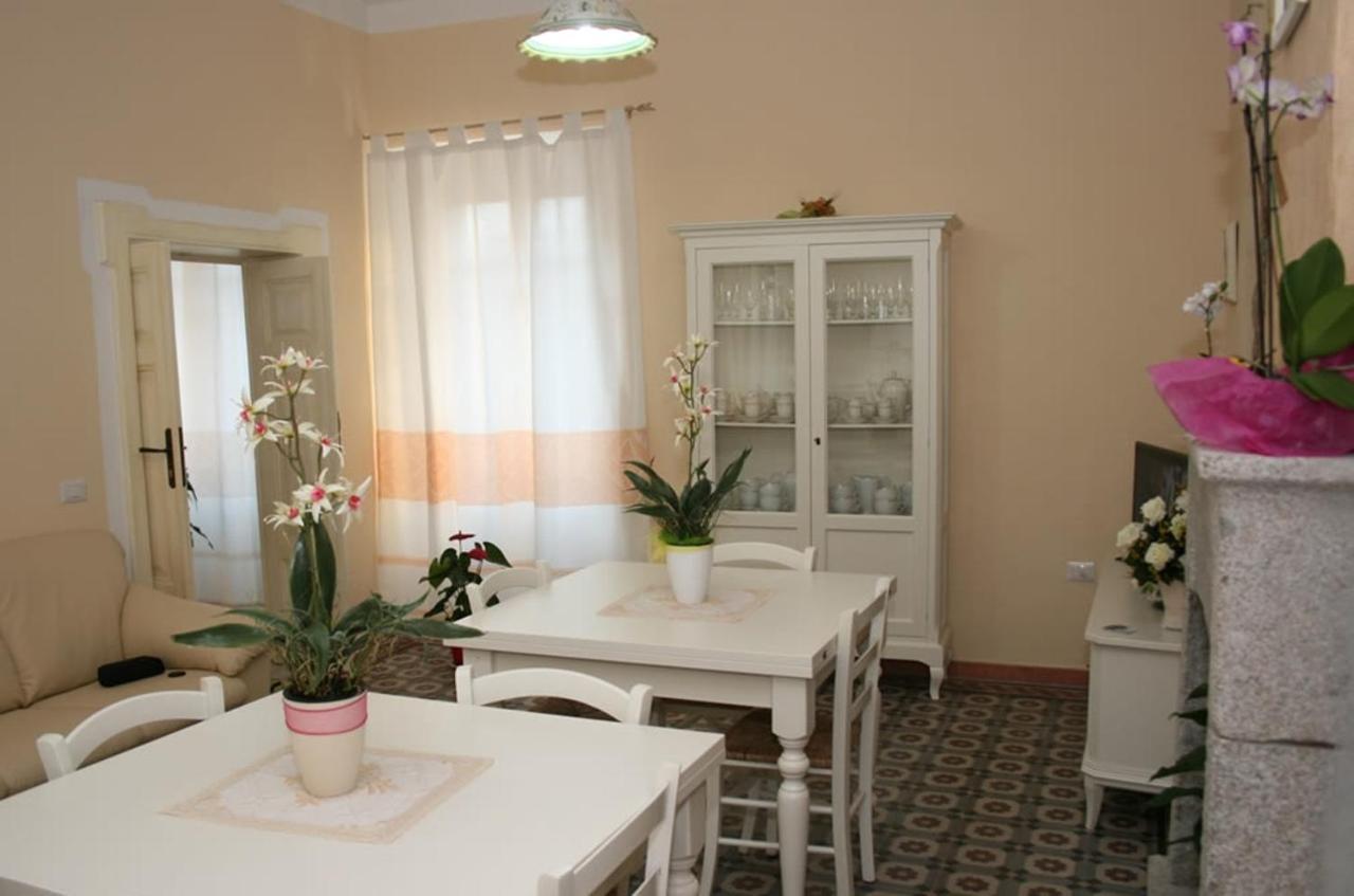 Guest House Le Gemelle Luras Dış mekan fotoğraf