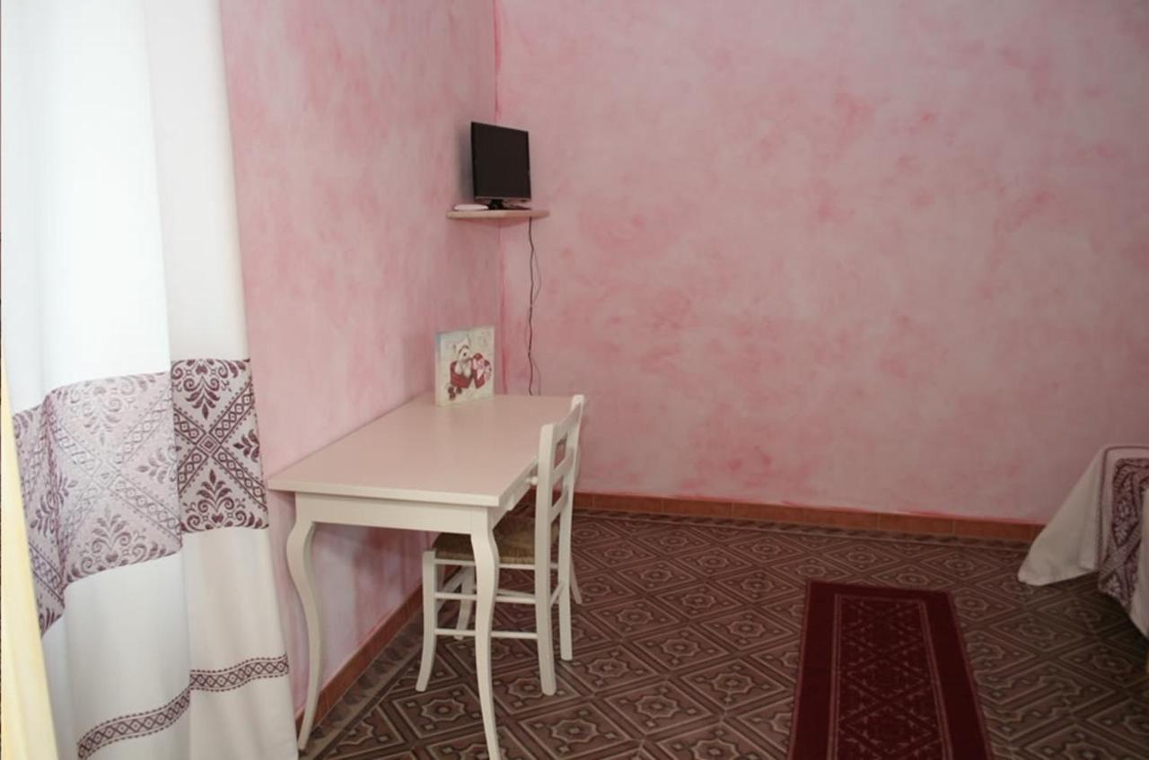 Guest House Le Gemelle Luras Dış mekan fotoğraf