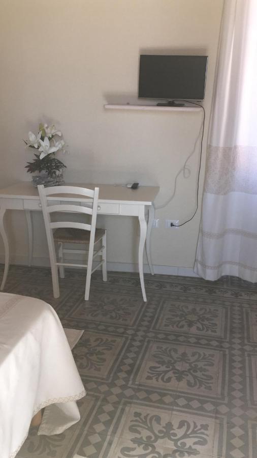 Guest House Le Gemelle Luras Dış mekan fotoğraf