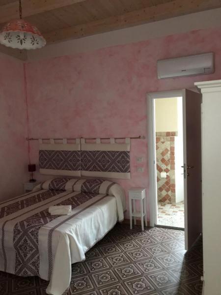 Guest House Le Gemelle Luras Dış mekan fotoğraf
