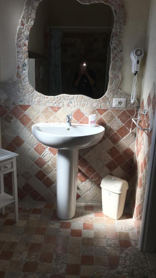 Guest House Le Gemelle Luras Dış mekan fotoğraf