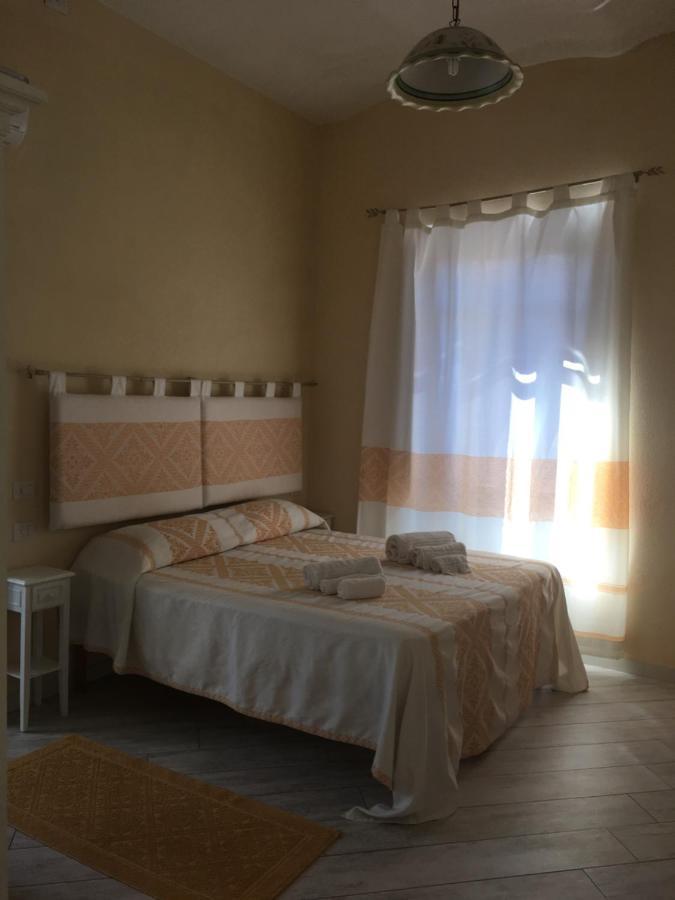Guest House Le Gemelle Luras Dış mekan fotoğraf